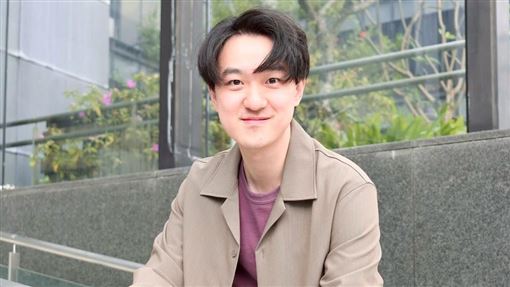接班母徐薇上億補教版圖　學霸兒新身分曝
