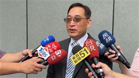台中悍女，法院呼律師巴掌，掌摑，扯律師跟詐團勾結，飆罵他X的，台中地院，吳中和(圖／翻攝畫面)
