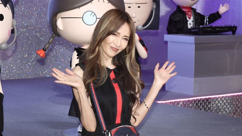 木村拓哉妻現身松菸 甜喊:把我拍可愛點
