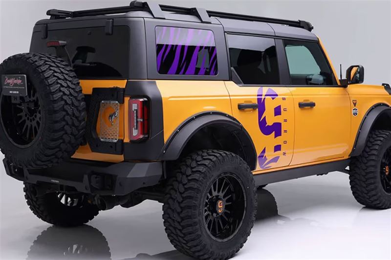 Ford攜手NFL明星四分衛，打造Bronco Badlands特仕車。（圖／翻攝Barrett-Jackson網站）