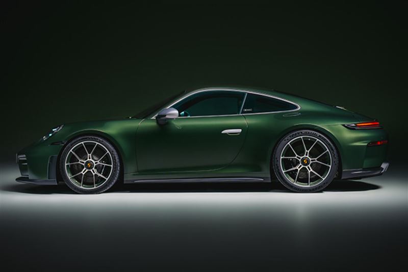 車身採用全新的「伯爵府綠金屬漆」。（圖／翻攝Porsche網站）
