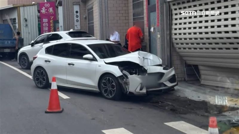 染B流服藥後恍惚 女載童開車直衝民宅!