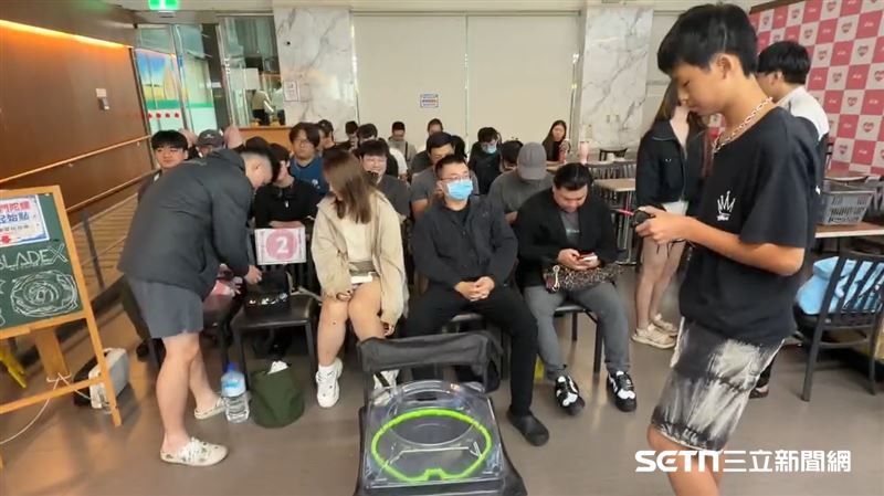 萊爾富賣「夢幻逸品」!驚見超狂夜排人潮