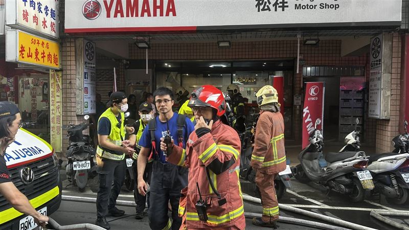 新/汐止大樓竄火煙 1男受困5樓獲救送醫
