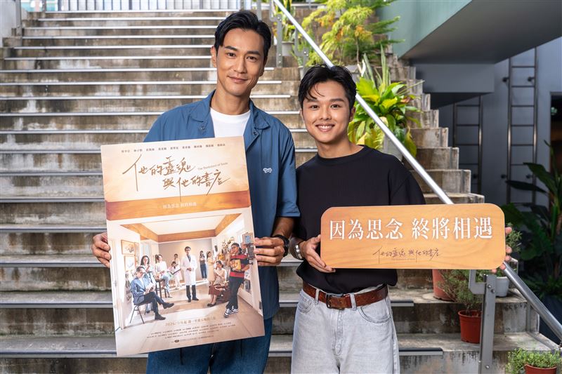 鍾承翰(左)與陳鼎中(右)在劇中父子關係緊張。(圖/大愛提供)
