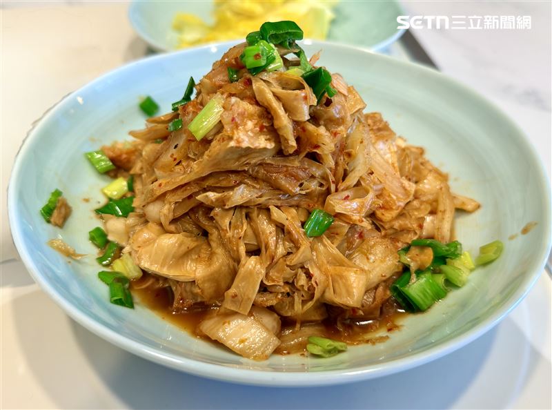 外食族注意!豆腐、豆漿、豆干及豆包等豆製品超方便,輕鬆保護心血管、遠離三高。(圖/台南市立醫院提供)