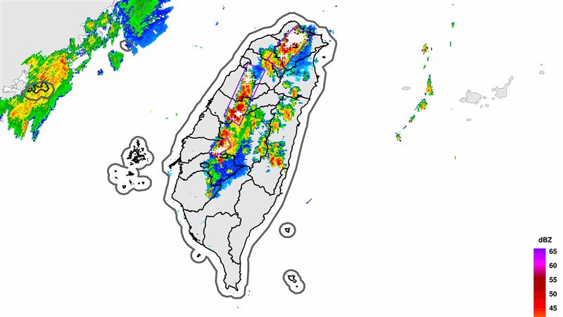 氣象署針對多個縣市發布大雷雨即時訊息(圖/翻攝自氣象署網站)