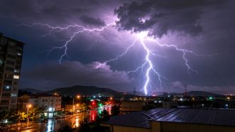 2人疑遭雷擊 醫揭恐怖後果 下雨天別待6處
