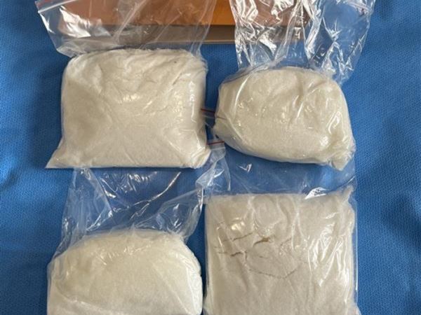 台紐警方於奧克蘭地下安毒工廠內,狠抄市價5000萬安非他命及大批原料、機具。(圖/翻攝畫面)