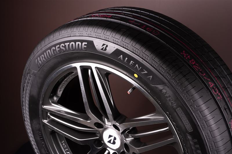 POTENZA SPORT EVO首次導入 ENLITEN 技術,各項性能指標展現關鍵進化,大幅提升磨耗壽命 15%,讓車主享受從容不迫的熱血操駕。(圖/業者提供)
