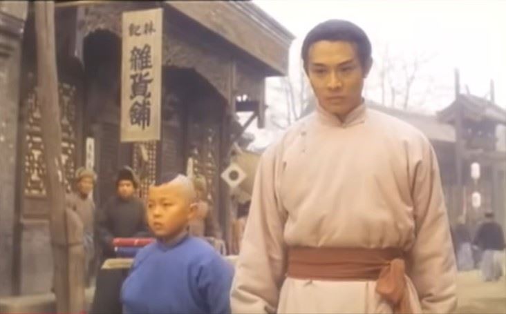 李連杰與謝苗隔了超過30年再度同框,直接把《新少林五祖》的回憶瞬間拉回眼前,讓不少影迷直呼「童年真的回來了」。(圖/翻攝自緯來電影台YT)