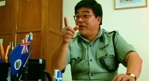 可惜的是,就在事業迎來新高峰之際,黃炳耀於1991年10月前往德國蒐集電影《辣手神探》創作靈感期間,突然因病離世,享年44歲。(圖/翻攝自微博)