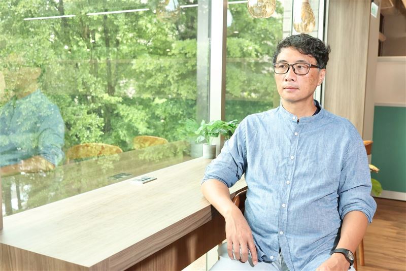 紀錄片《獨奏者之舞》導演李立劭追溯父親李哲洋生命軌跡,重構被遺忘的台灣音樂史。(圖/記者田俊彥攝影)