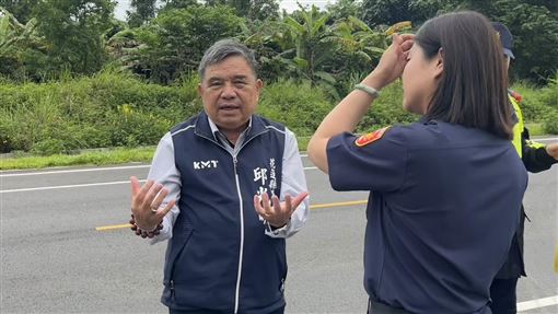 F-16撞路燈！花蓮議員要台電路燈地下化