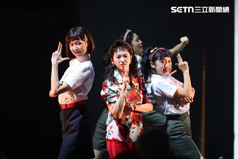 《士林 YES!》由張珮珊、李明川、凱爾、劉樸、金雲、呂紹齊、林斌參與演出。(圖/記者田俊彥攝影)