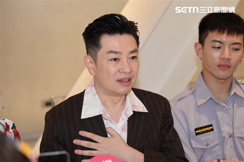 李明川受訪時被問及好友米可白分手後的現狀。(圖/記者田俊彥攝影)