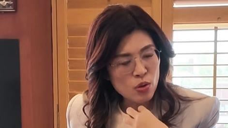 鄭麗文訪美大字型坐姿瘋傳!中網驚呆狂酸