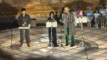 三金影后演舞台劇看提詞機　觀眾暴怒退票