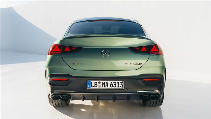 車尾能看到張揚的四出排氣管。(圖/翻攝AMG網站)