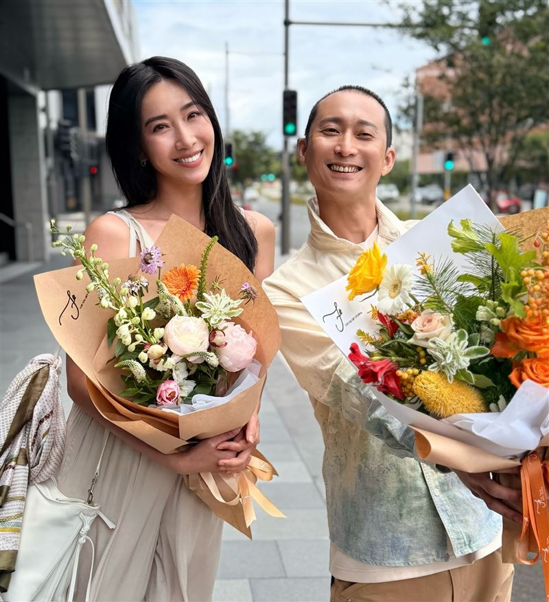 隋棠與浩子則負責確認冰淇淋。（圖／三立提供）