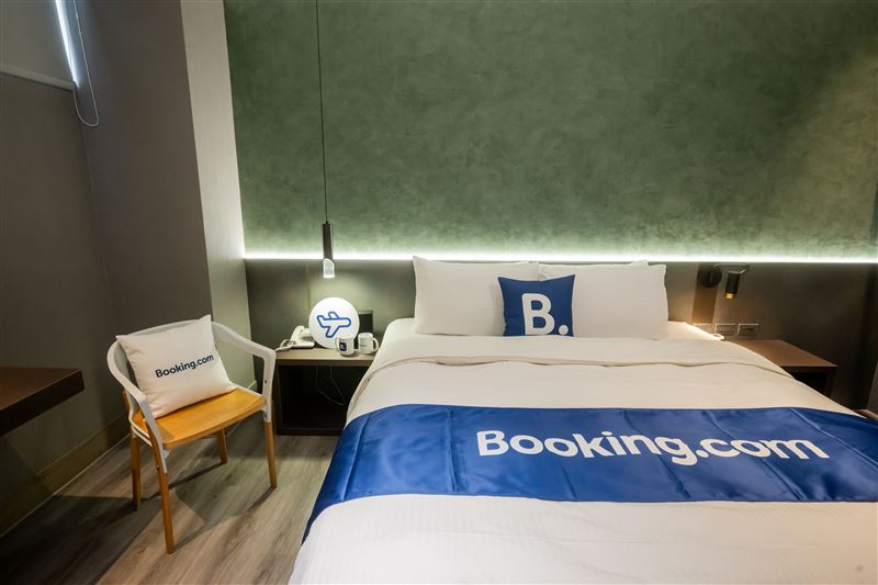 五星級飯店等級床墊、除濕設備,要讓入住旅客充滿驚喜。(圖片由 Booking.com 提供)