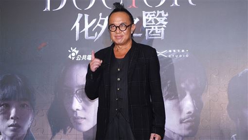 王力宏獻唱悼好友黃大煒　台下歌迷聽哭了