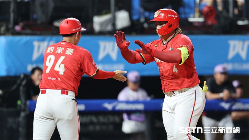 開轟野手余德龍 吉力吉撈沒料球飛這麼遠