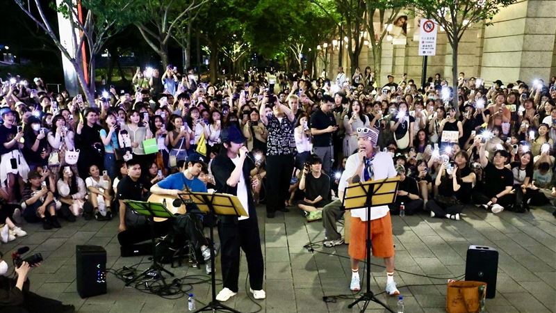 突襲台北街頭!李洪基看到近千人反應曝光