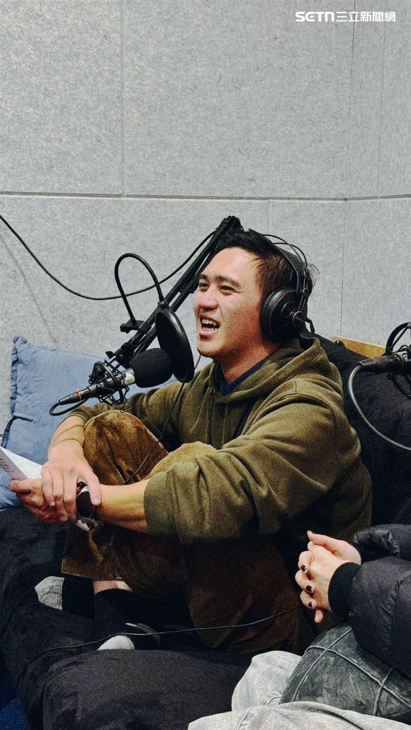 Podcast節目《閒聊派》主持人派克，2021年起分享影視娛樂及生活觀察。（圖／派克提供）