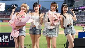 樂天女孩禹菡（左起）、高橋佳帆、沈珈妤、筠熹組成ＲＫＧ４（圖／樂天桃猿提供）
