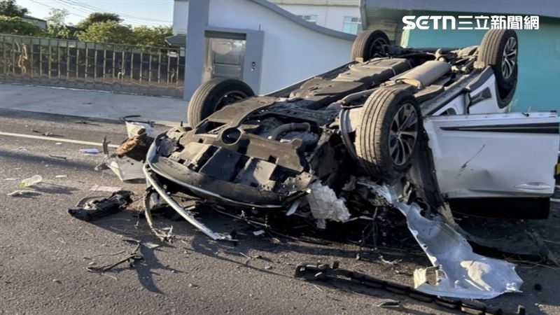 徐基麟酒駕肇事,車淪廢鐵。(圖/翻攝畫面)