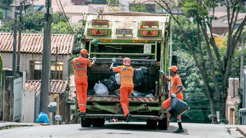 泰國羅勇府(Chonburi)清潔隊清運垃圾時,其中一袋垃圾壓縮時爆開,露出一具腐爛的遺體。(示意圖/PIXABAY)