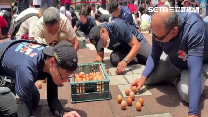台東市的郭姓女子,決賽中以34顆立蛋奪冠,抱走2萬獎金