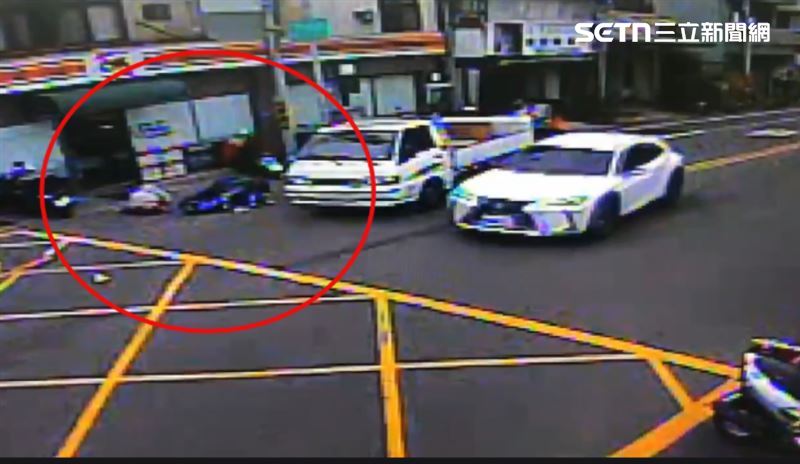 車禍發生第一時間,右轉的小貨車被當成肇事主因,但鑑定結果顯示超車的邱女才是罪魁禍首。(圖/資料照)