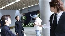 陳楚河、周曉涵同現身告別式這舉動引關注
