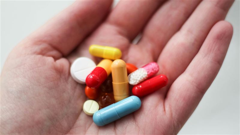 吞膠囊別再仰頭! 專家教「正確姿勢」