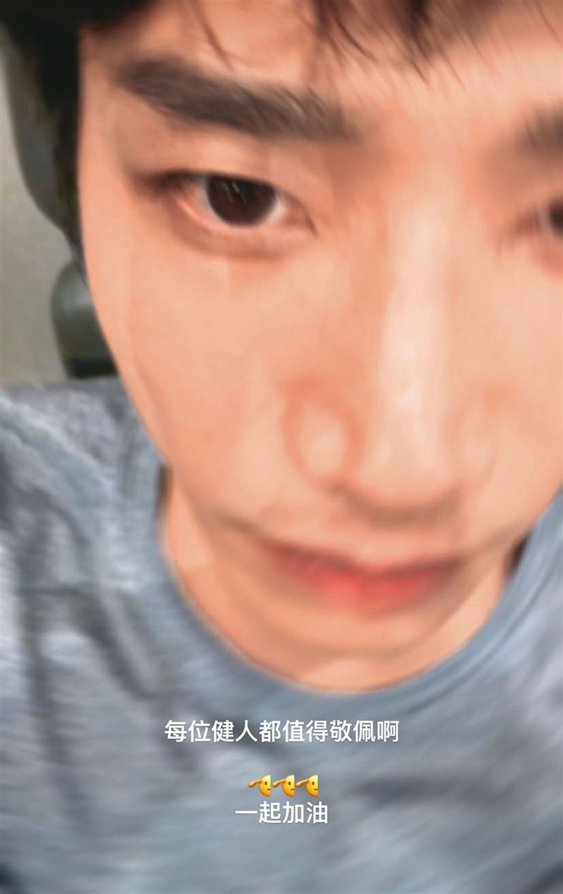 六塊肌維持不易啊~劉以豪繼續加油喔,小編眼睛健康就靠你了。(圖/翻攝自劉以豪IG)