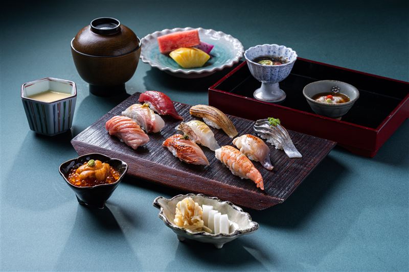 山里平日限定午間握壽司套餐。(圖/飯店旅宿業者提供)