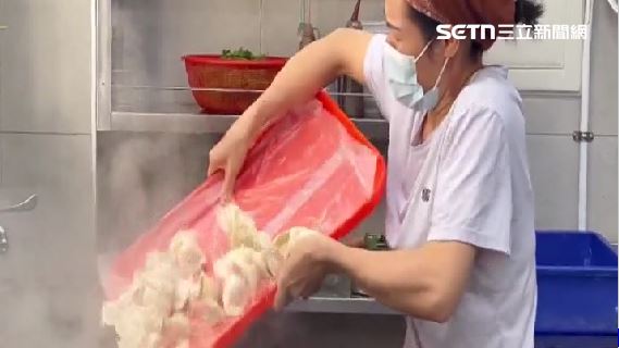 水餃鍋中撈出塑膠袋 宜蘭衛生局查多缺失