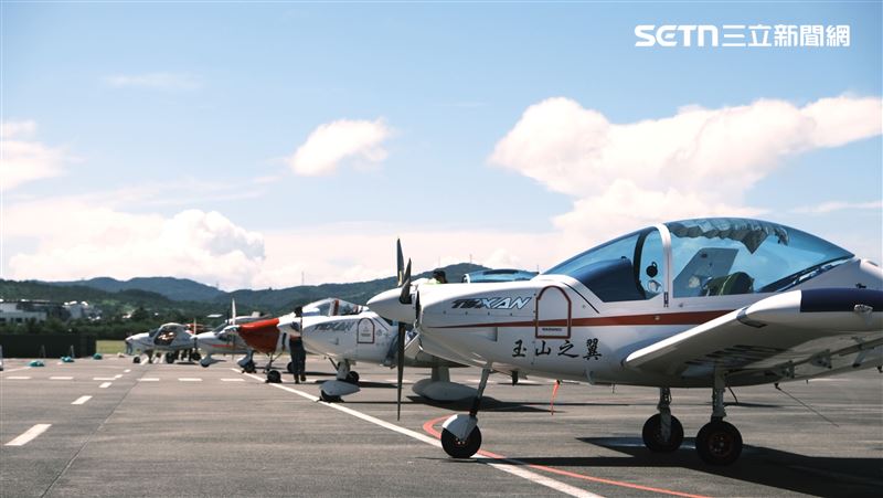 屏東恆春機場目前是輕航機飛行運動的重要基地,每年舉辦嘉年華活動。(圖/屏東縣政府提供)