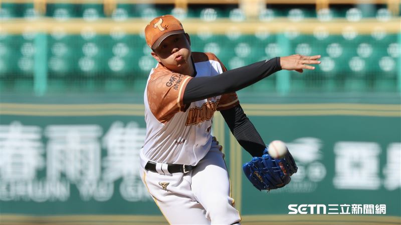 黃子鵬連續27.2局無失分　挑戰潘威倫紀錄