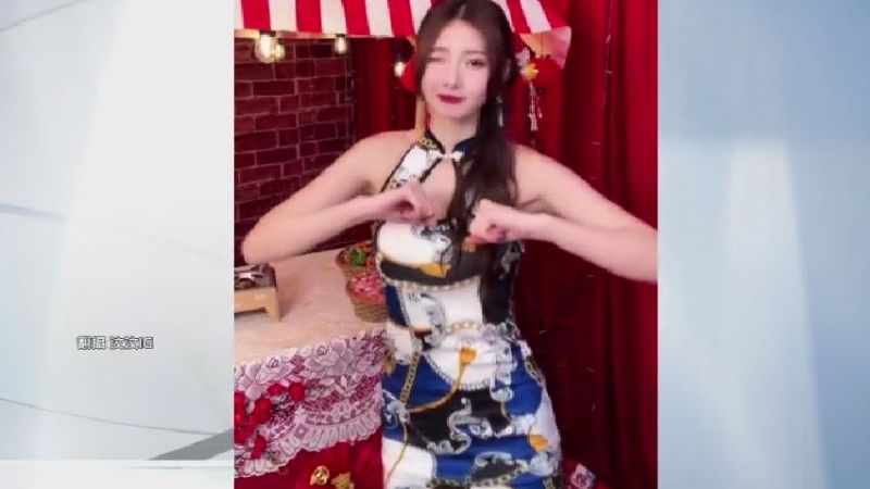 汶汶從大二開始,就兼職外拍模特。(圖/翻攝自IG @jessie.02.21)