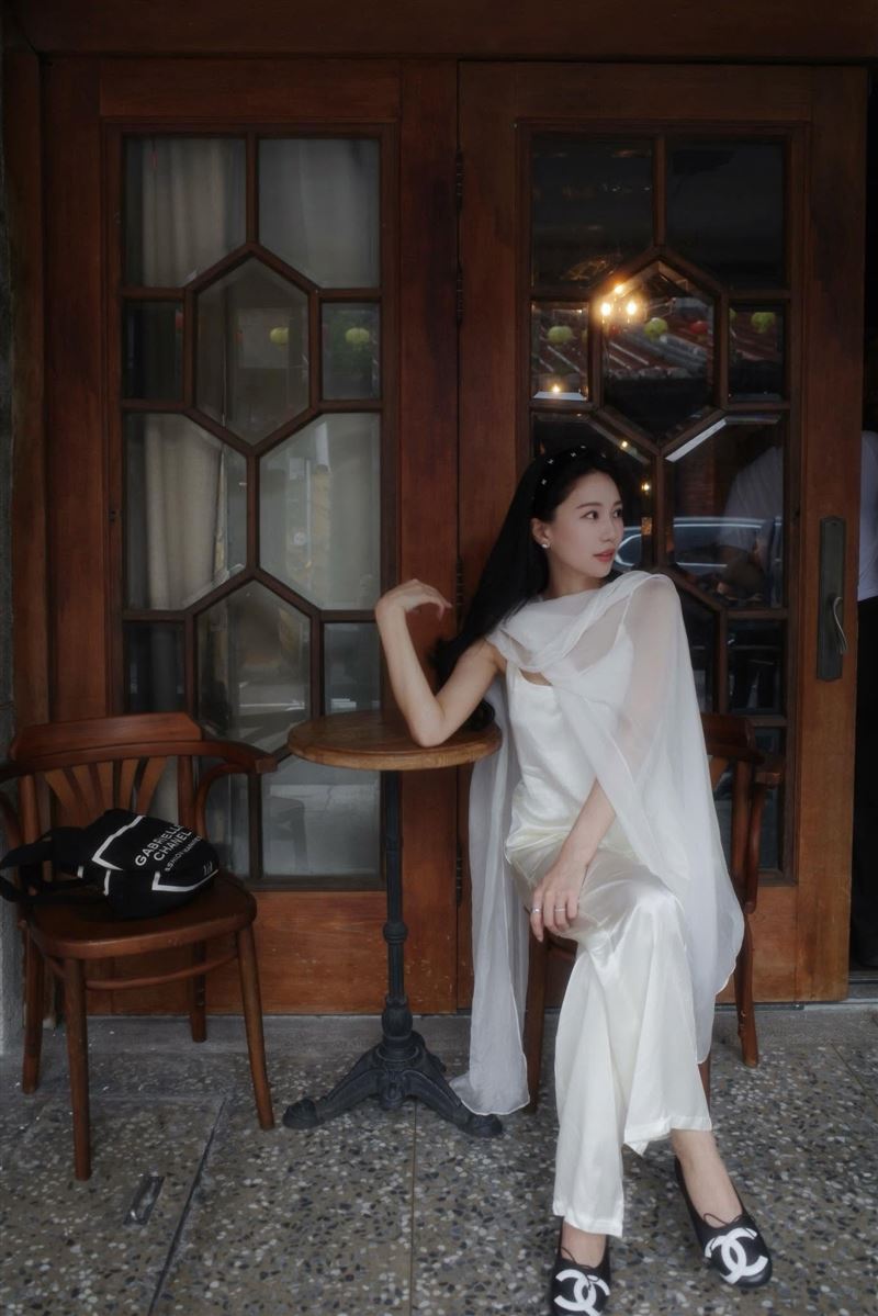 PS女孩汶汶遭狂粉砍傷,美女主播高毓璘也分享自身經歷。(圖/翻攝自高毓璘臉書)