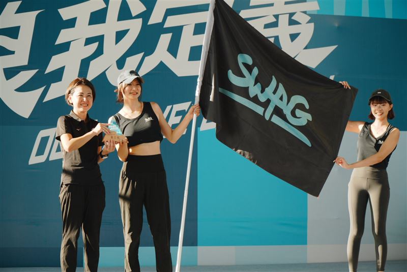 連續兩年參賽的小映(右起)、米歐今年如願拿下季軍。(圖/SWAG 提供)