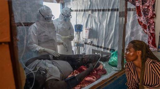 疫情失控擴散！剛果伊波拉956人確診247死