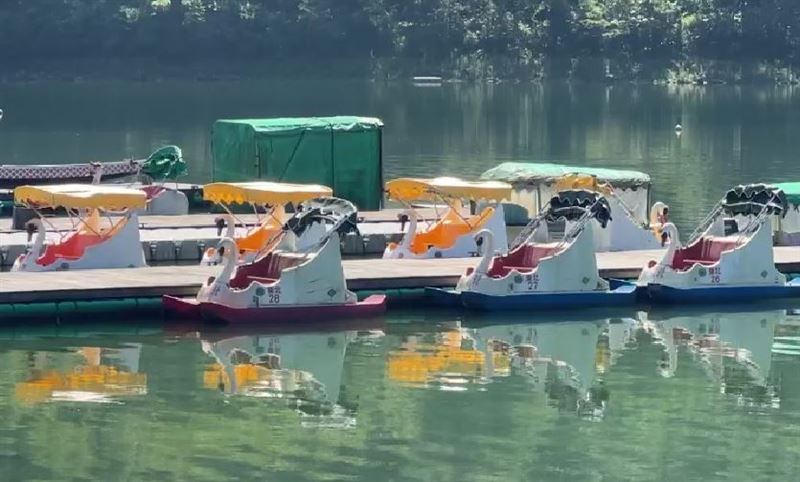 花蓮壽豐鯉魚潭停業超過3個月,近日縣府已協調完成105艘船隻的安全檢驗,並將合格證明送交核定,期盼能在暑假前恢復營業