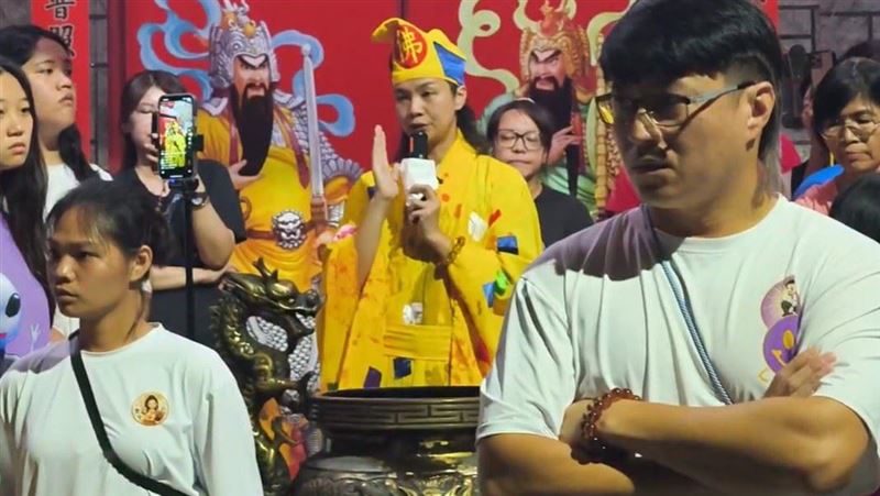 聖王公斬惡鬼!外星人宮主委屈爆哭