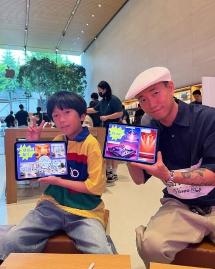 姜Gary於昨（21）日在個人社群發文表示：「兒子說想看看MacBook，所以就在林蔭道這邊」，並公開多張父子外出照片。（圖／翻攝自姜Gary IG）