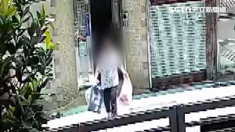 案發日父母忙大掃除 嫌囤應援物滿到門外