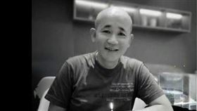 攝影師何寶榮於昨（21）日下午在家人陪伴下安詳離世。（圖／翻攝自微博） 